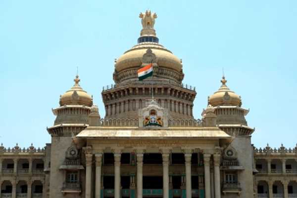 कर्नाटक विधानसभा में मंगलवार को हिजाब विवाद पर होगी चर्चा